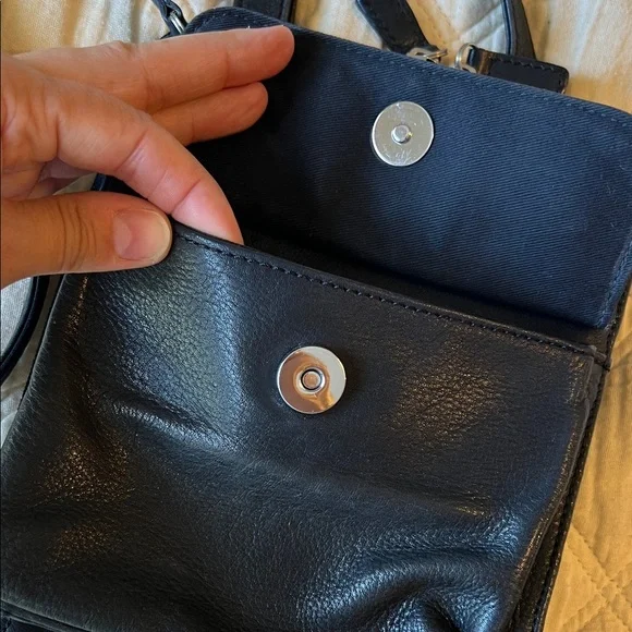 FOSSIL Black Leather Crossbody Bag - Picture 3 of 9